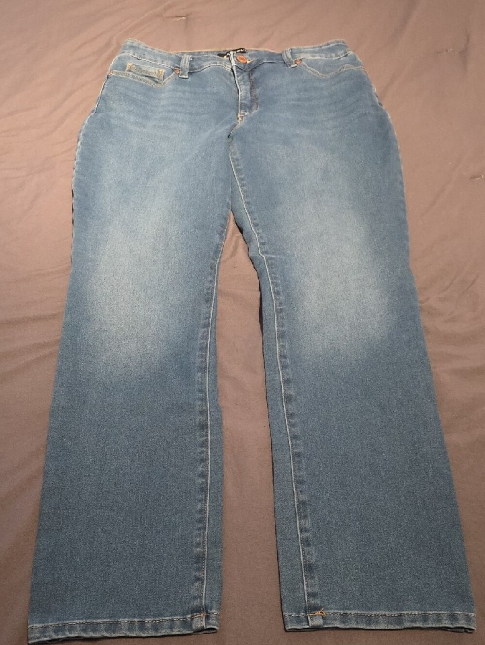 Bandolino Amy Light Blue Jeans NWOT - Picture 8 of 10